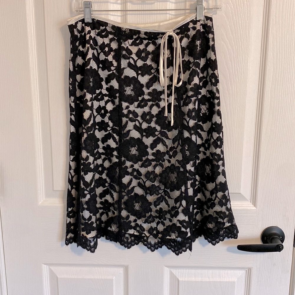Notations petite PM lace skirt EUC very gently worn.